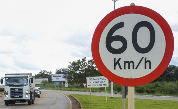 Detran/TO explica o significado e finalidade de cada cor das placas de trânsito