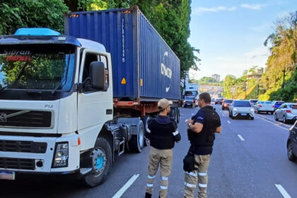 Detran-AM inicia nova etapa da Operação Carga Pesada e registra 76 irregularidades