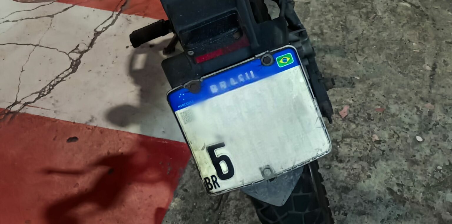 Detran-AM: Homem é apresentado no 1º DIP por adulteração de placa de motocicleta
